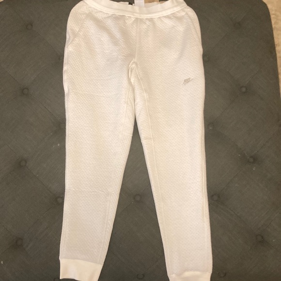 Men’s Nike White Tech Pack Sweatpants - Picture 5 of 8
